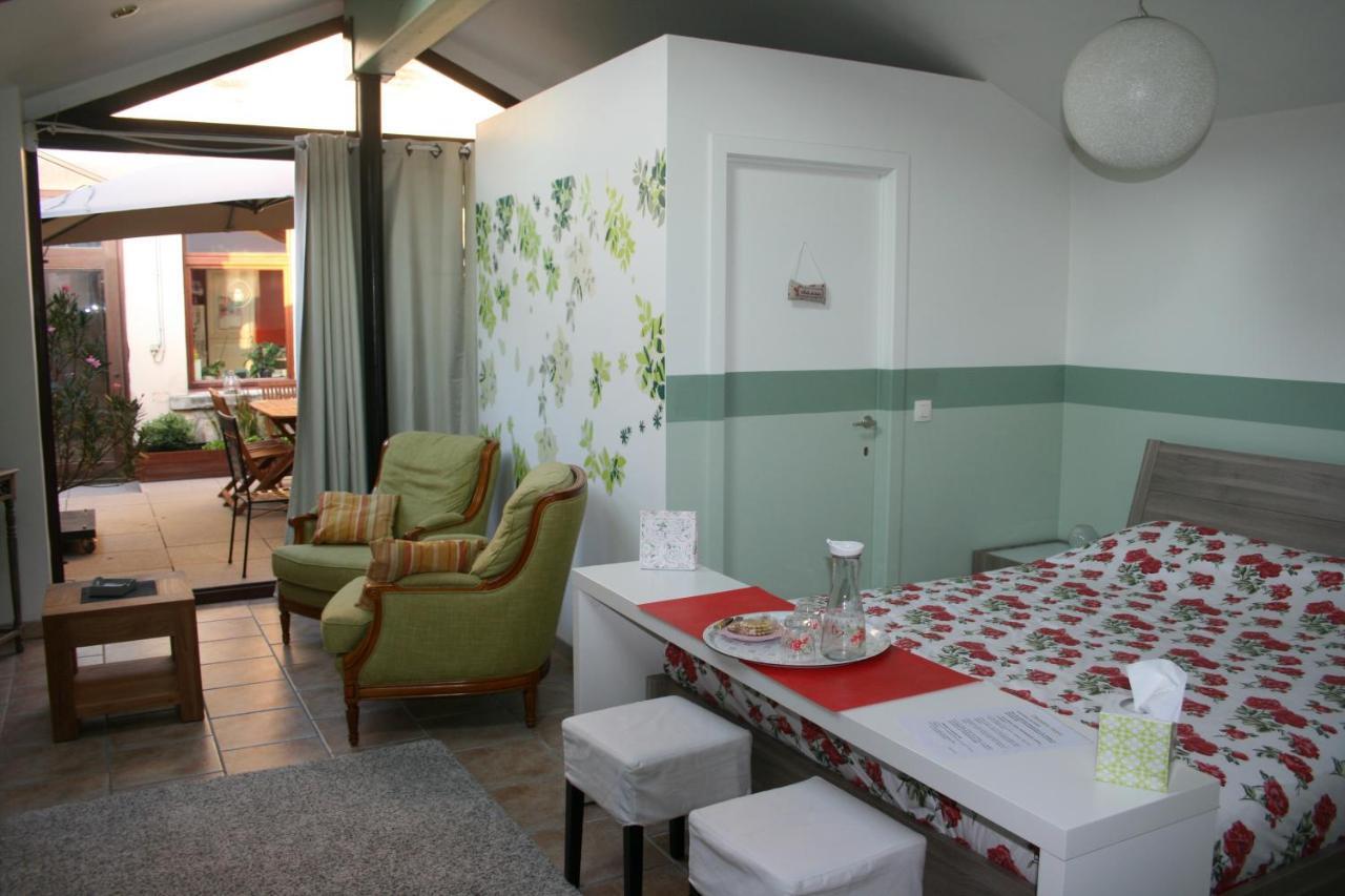 La Chambre Tomis Ath Bagian luar foto